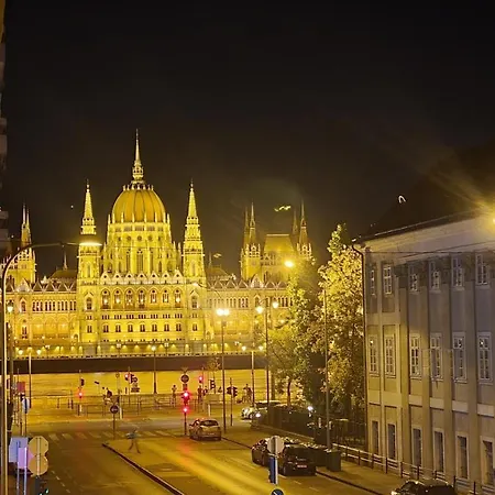Lovely Boutique With Parliament View Apartment Budapest