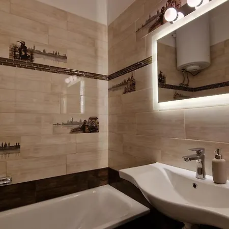 Lovely Boutique With Parliament View Apartment