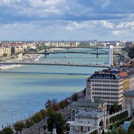 Lovely Boutique With Parliament View Budapest