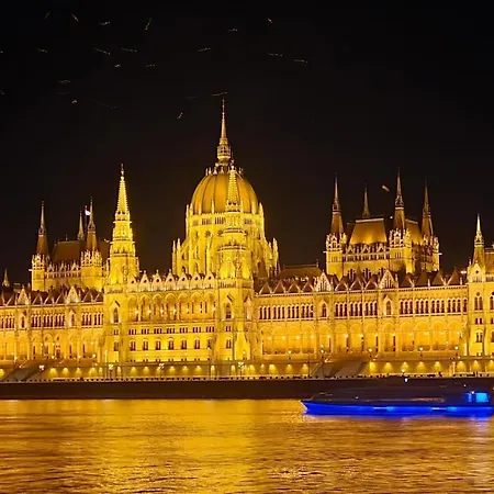 Apartment Lovely Boutique With Parliament View Budapest