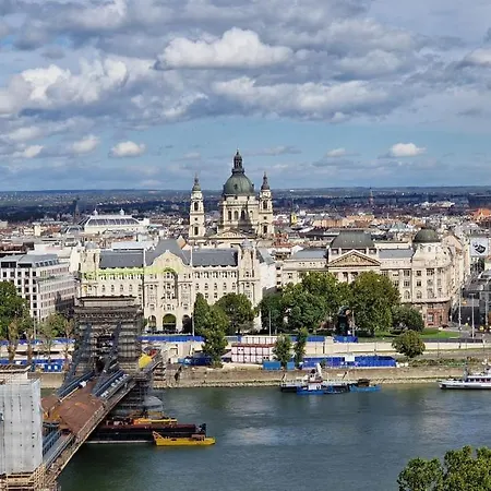 Lovely Boutique With Parliament View Budapest